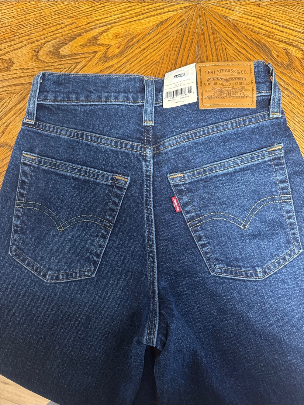 Levi's NWT 24 X 32 728 High-Rise Wide Leg dark denim Jeans - Picture 6 of 6